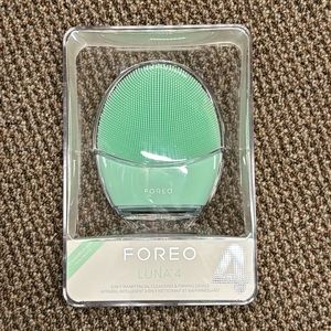 Foreo Luna 4 - Smart Facial Cleansing & Firming Device